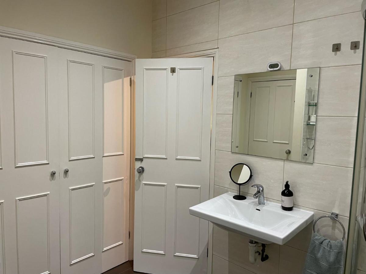 Private King With Huge En-suite In Shared House In Marylebone *