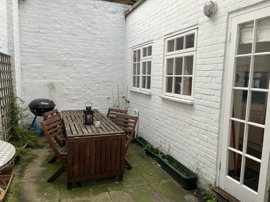 Private King With Huge En-suite In Shared House In Marylebone Accommodatie bij particulieren Londen
